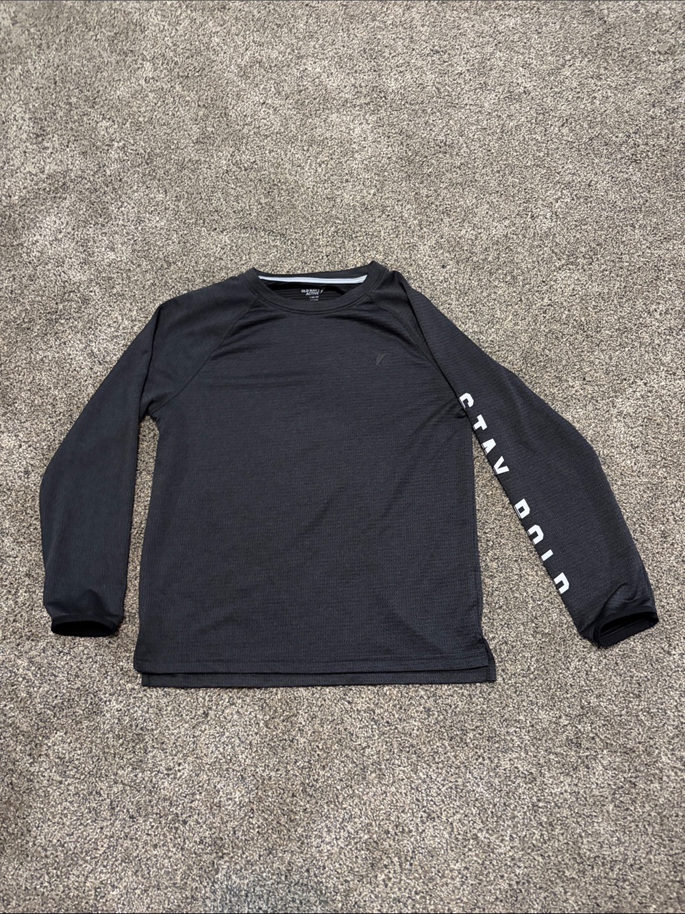 Boys Old Navy Black Long-Sleeve Athletic Tee with Sleeve Text Size L 10/12